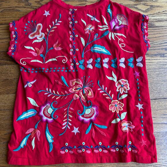 Johnny Was Averi Relaxed Red Tee 100% Cotton Botanical Embroidery Size Small - Picture 7 of 11
